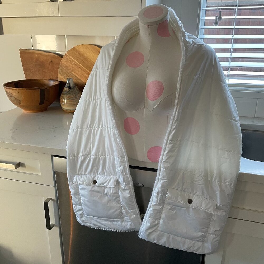 Anthropologie Sleeping on Snow Marley Puffer Pocket Knit Scarf Reversible White